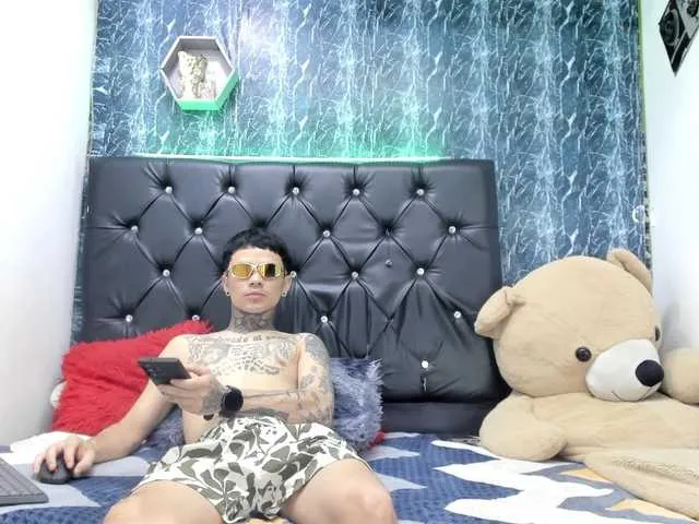 Live sex webcam photo for exotichot-couple #292298843