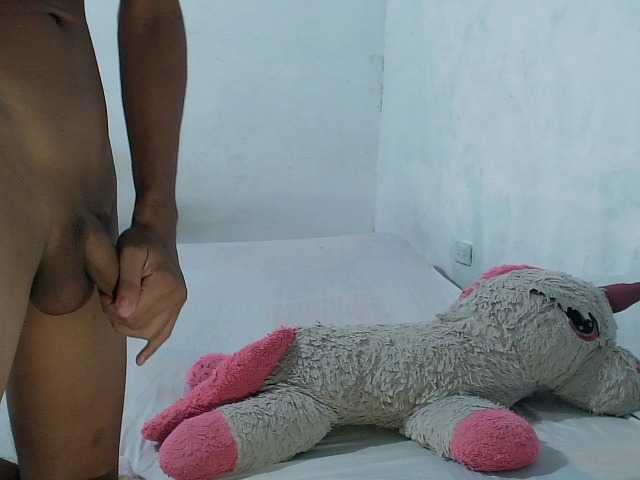 Live sex webcam photo for eyder232004 #278060147