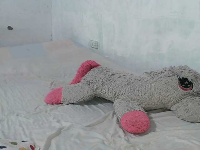 Live sex webcam photo for eyder232004 #290175826