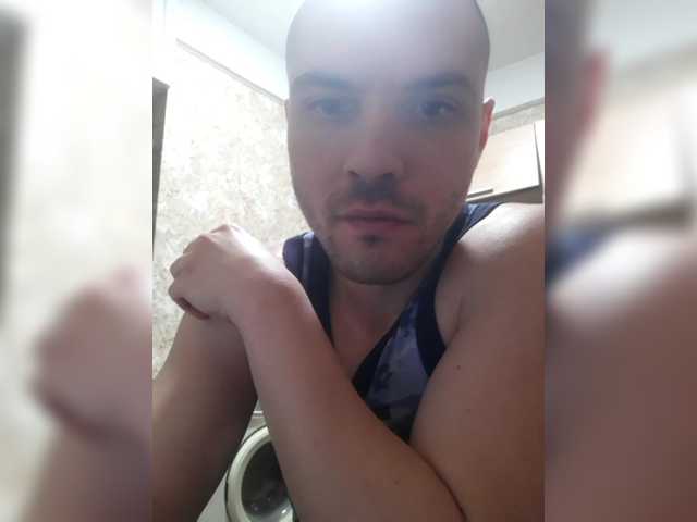 Live sex webcam photo for f1tness-man #290555261