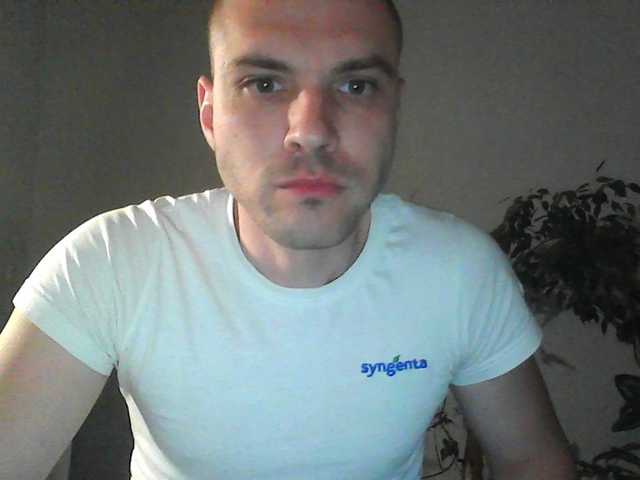 Live sex webcam photo for f1tness-man #290932179