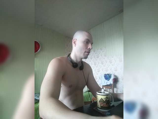 Live sex webcam photo for f1tness-man #294120775