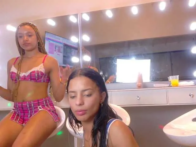 Live sex webcam photo for farianajulie #293131773