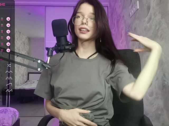 Live sex webcam photo for feeviun2 #276454373