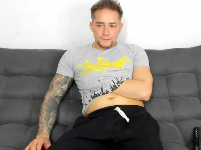 Live sex webcam photo for felipestanf0r #275663859