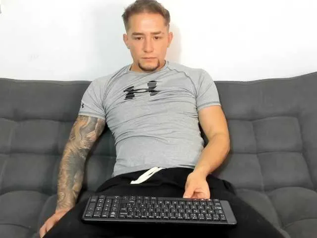 Live sex webcam photo for felipestanf0r #275848136