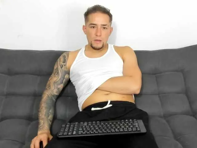 Live sex webcam photo for felipestanf0r #275870558