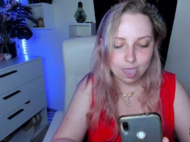 Live sex webcam photo for femmemaggie #275692297