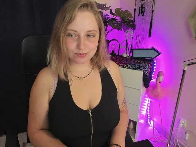 Live sex webcam photo for femmemaggie #287956183