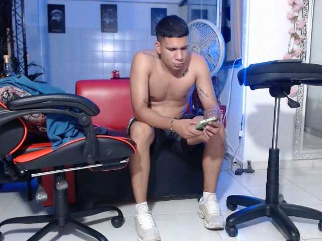 Live sex webcam photo for fiery-boy #290269654