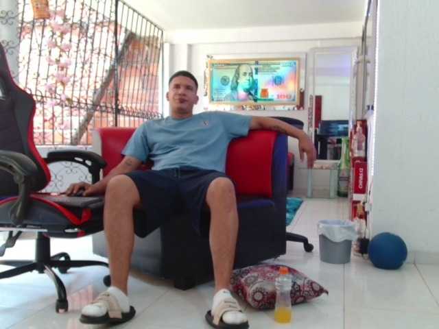 Live sex webcam photo for fiery-boy #291084917