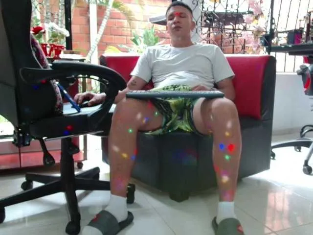 Live sex webcam photo for fiery-boy #291354351