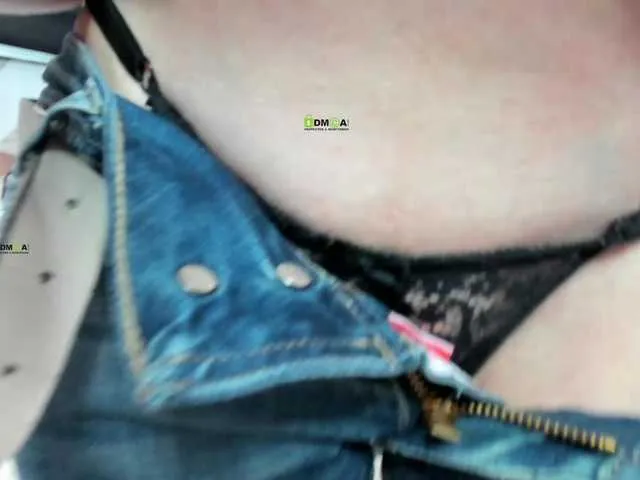 Live sex webcam photo for firstMaja #291324185