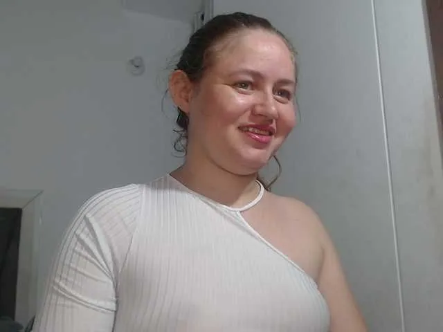 Live sex webcam photo for fisting-roxy #292715543
