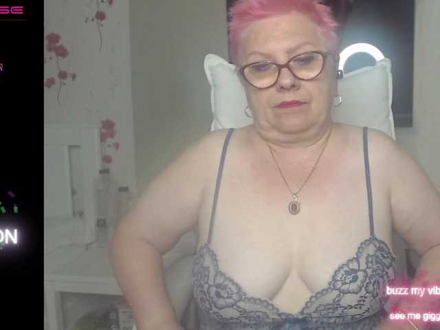 Live sex webcam photo for flamepussy #275573836