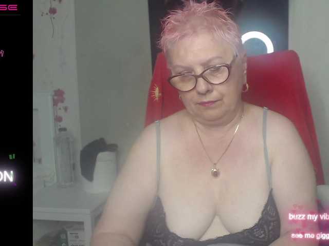 Live sex webcam photo for flamepussy #275639617