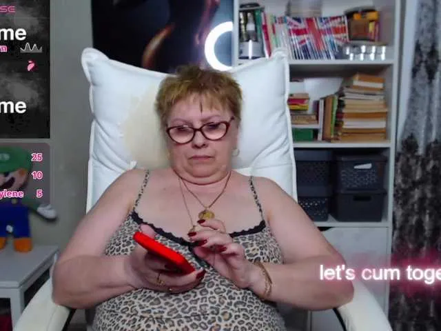 Live sex webcam photo for flamepussy #290388435