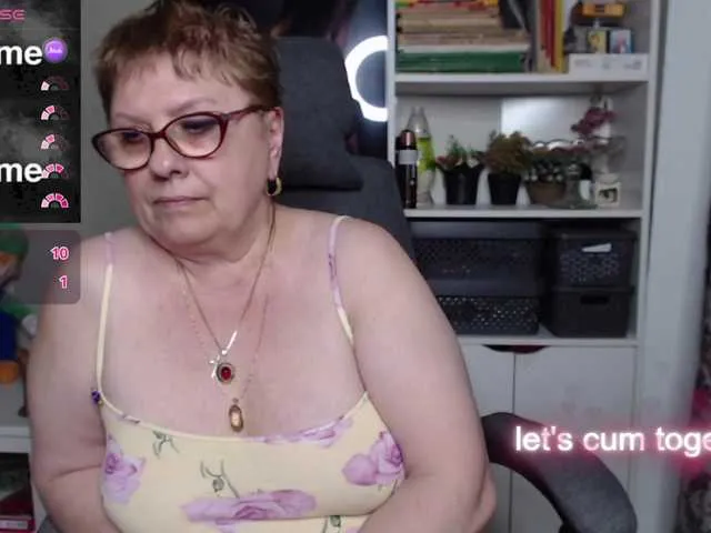 Live sex webcam photo for flamepussy #291346369