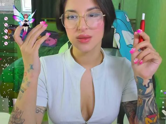 Live sex webcam photo for folinskaayaa #292094401