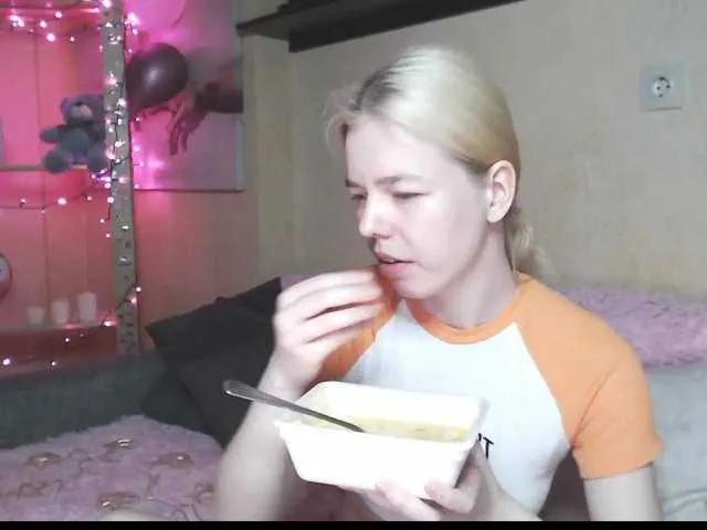 Live sex webcam photo for forgoddess #272947172