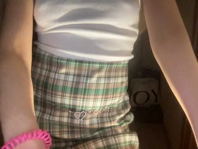 Live sex webcam photo for foxxbs #272048013