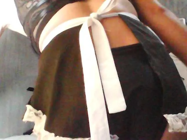 Live sex webcam photo for foxyasian001 #290311684