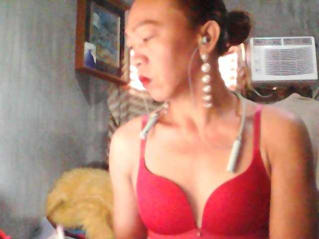 Live sex webcam photo for foxyasian001 #290727722