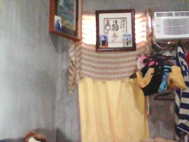 Live sex webcam photo for foxyasian001 #290999146