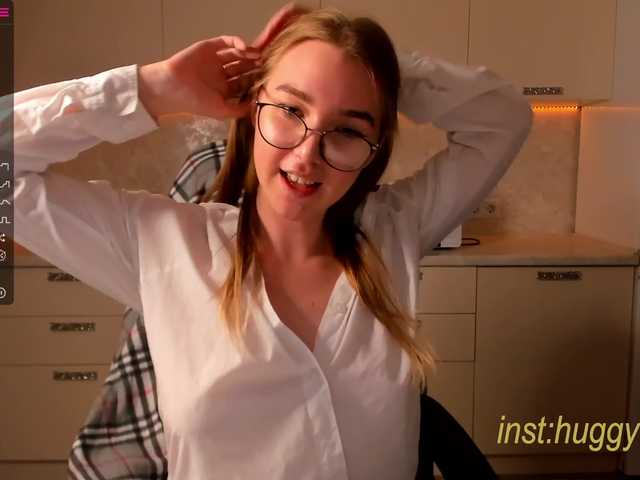 Live sex webcam photo for freyafiree #274506178