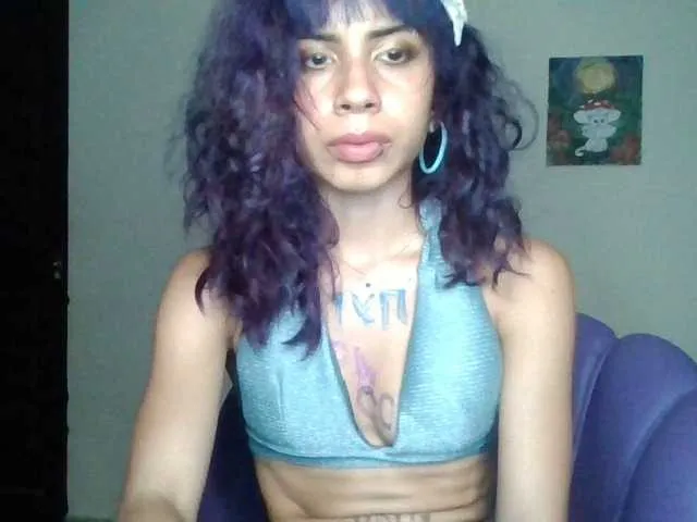 Live sex webcam photo for freyela #293589323