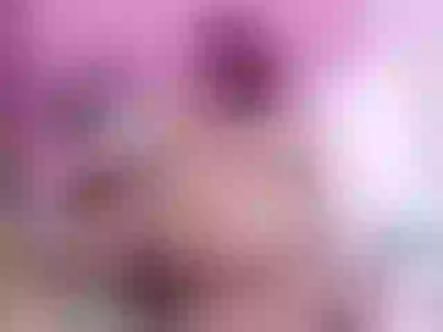 Live sex webcam photo for friendsmom #290885751