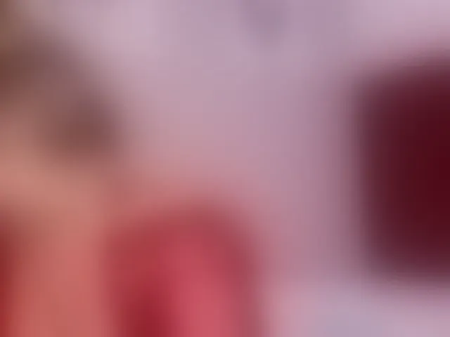 Live sex webcam photo for friendsmom #292789268