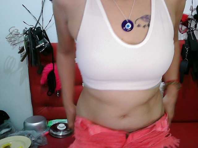 Live sex webcam photo for fuckmyclit69 #290379948