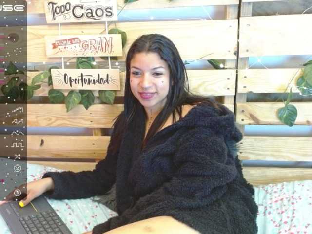 Live sex webcam photo for gabythx #275931755