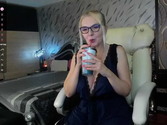 Live sex webcam photo for gatita888 #290814606