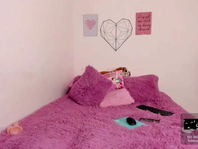 Live sex webcam photo for gemagranados #277613175