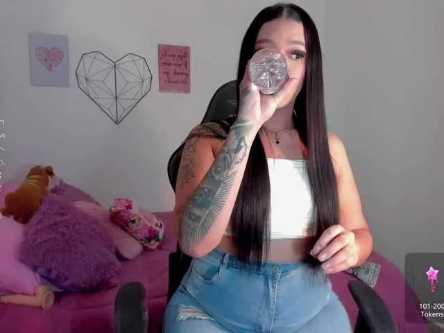 Live sex webcam photo for gemagranados #277650832