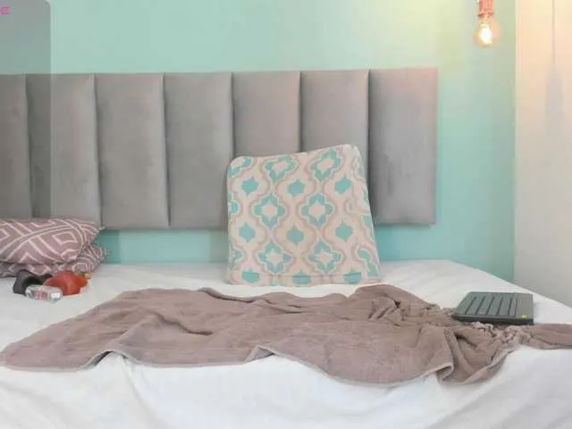 Live sex webcam photo for genesis44u #292349411