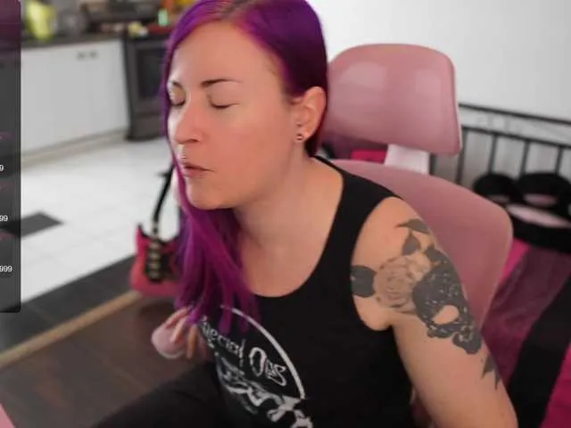Live sex webcam photo for gennyrock #290460891