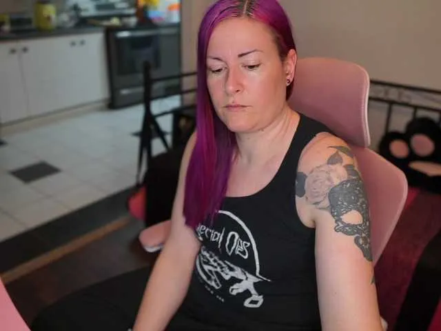 Live sex webcam photo for gennyrock #290873444