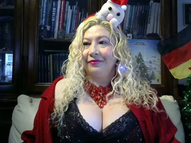 Live sex webcam photo for germanqueen #271801639