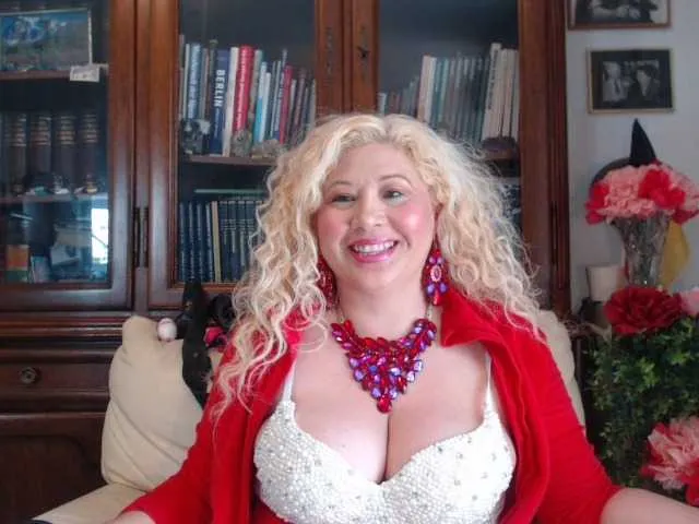 Live sex webcam photo for germanqueen #272819379