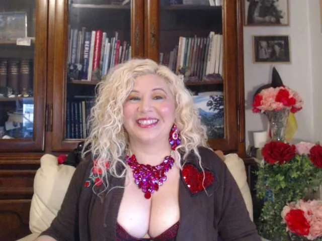 Live sex webcam photo for germanqueen #272837597