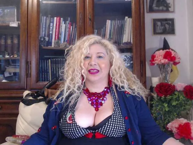 Live sex webcam photo for germanqueen #273001024