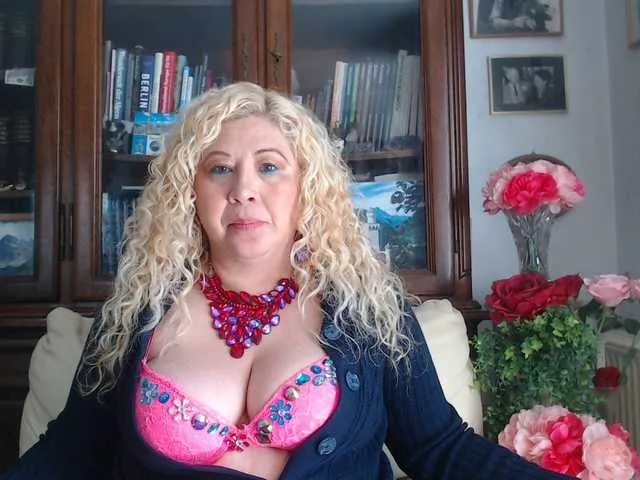 Live sex webcam photo for germanqueen #273436985