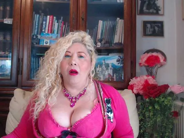 Live sex webcam photo for germanqueen #273636014