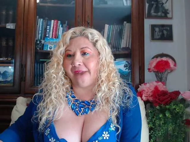 Live sex webcam photo for germanqueen #273653384