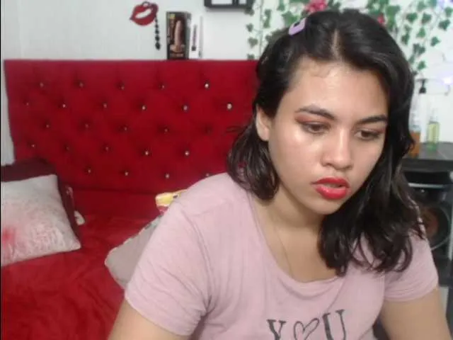 Live sex webcam photo for giannytamara #272993469