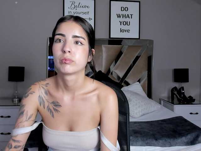 Live sex webcam photo for giapearl #275451930