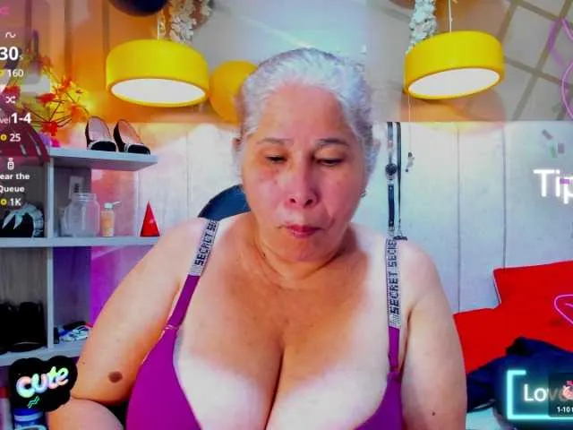 Live sex webcam photo for girl-amada #290372980